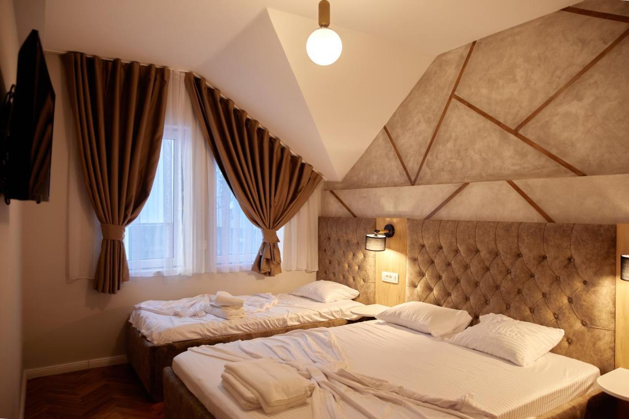 Amico Hotel Prishtine Bagian luar foto