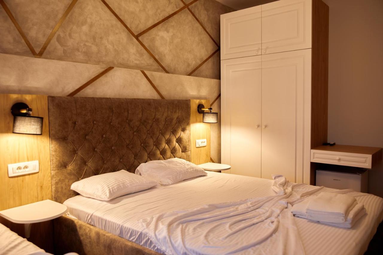 Amico Hotel Prishtine Bagian luar foto