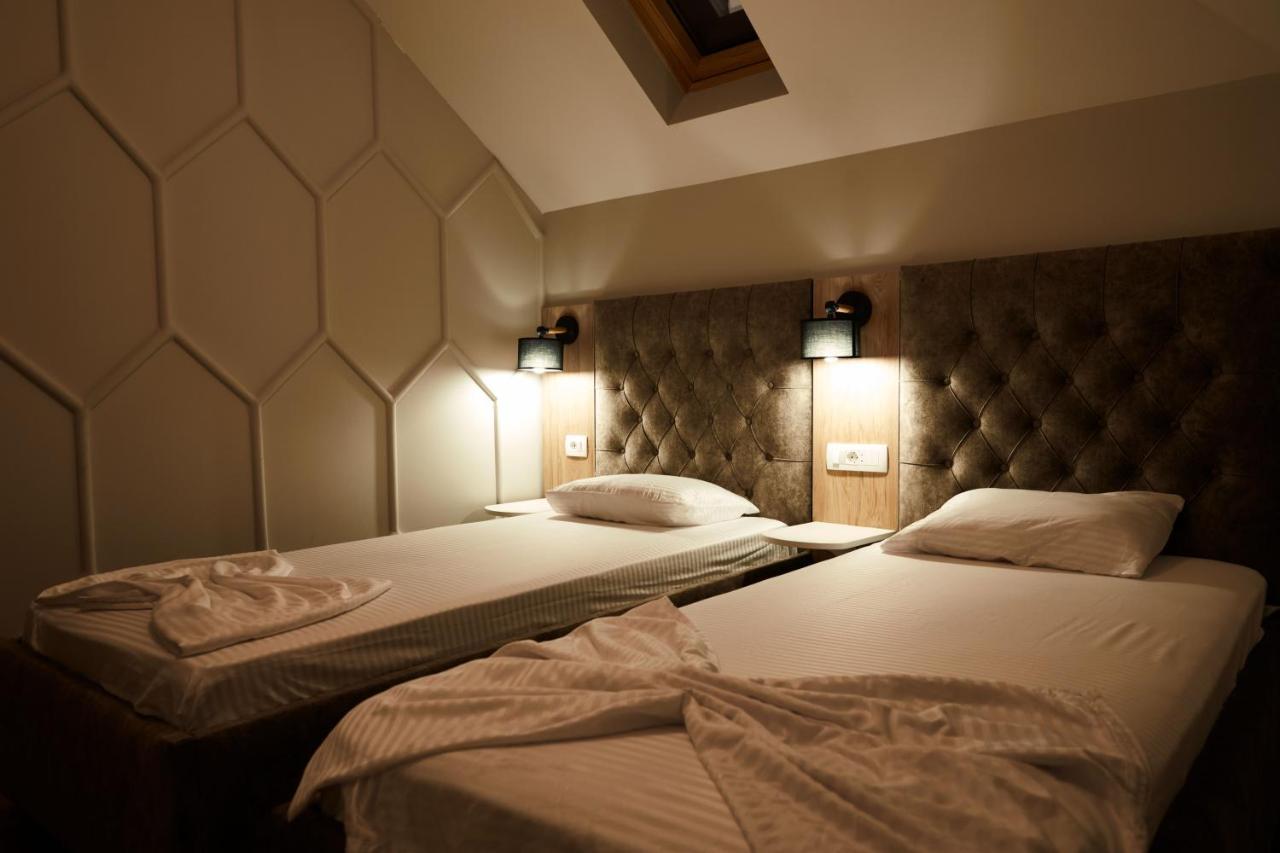 Amico Hotel Prishtine Bagian luar foto