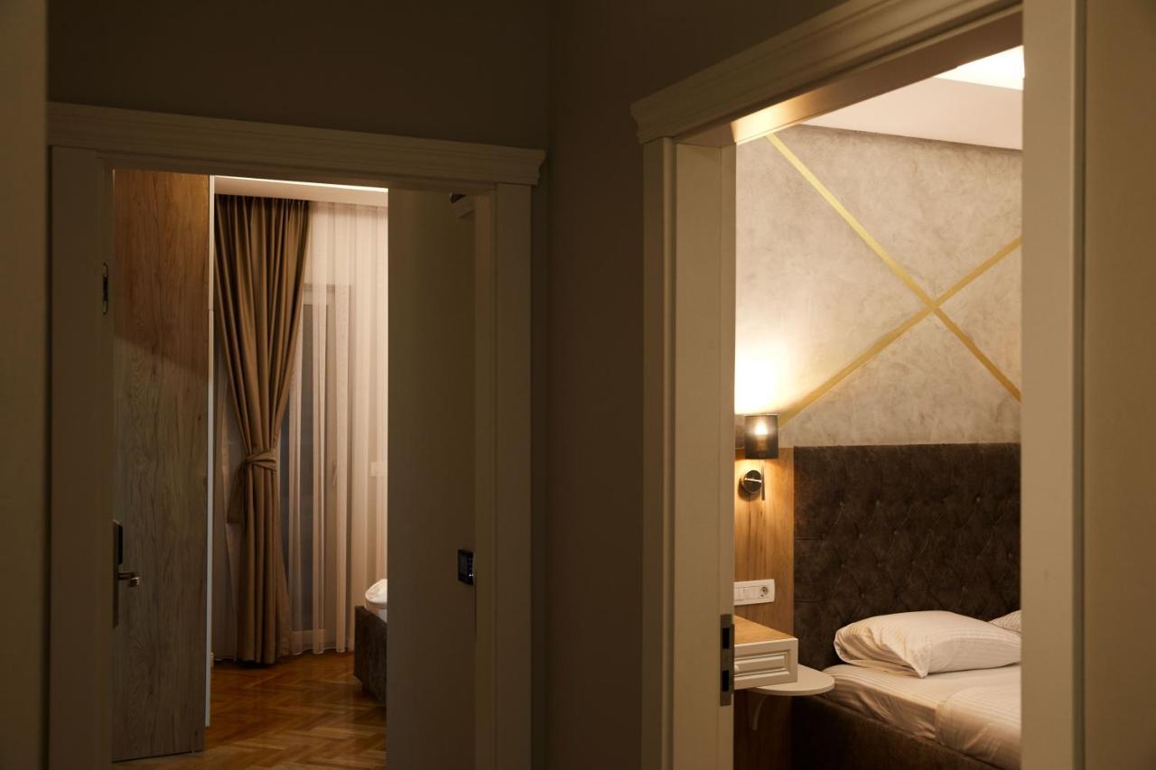 Amico Hotel Prishtine Bagian luar foto