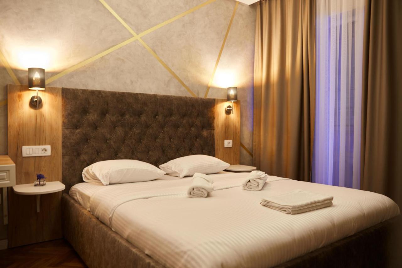 Amico Hotel Prishtine Bagian luar foto