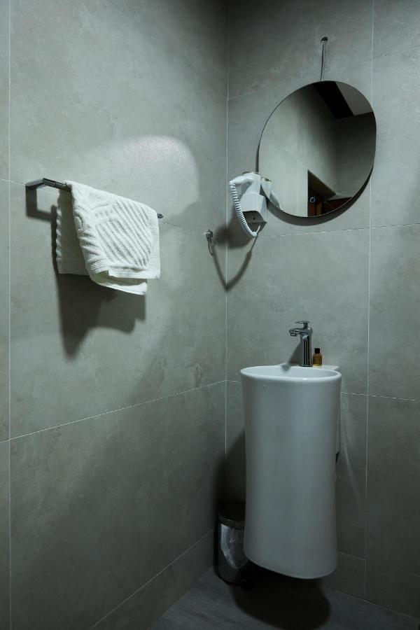 Amico Hotel Prishtine Bagian luar foto