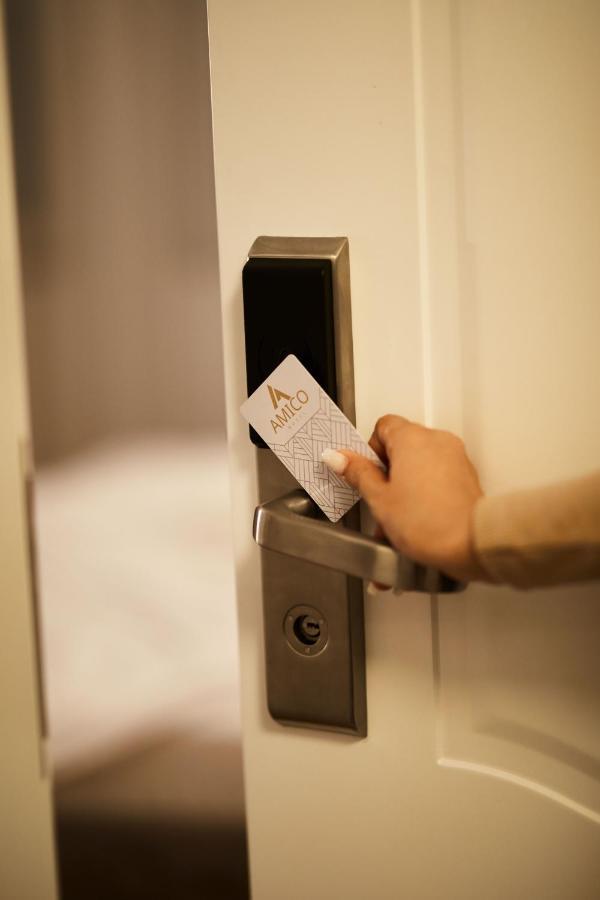 Amico Hotel Prishtine Bagian luar foto