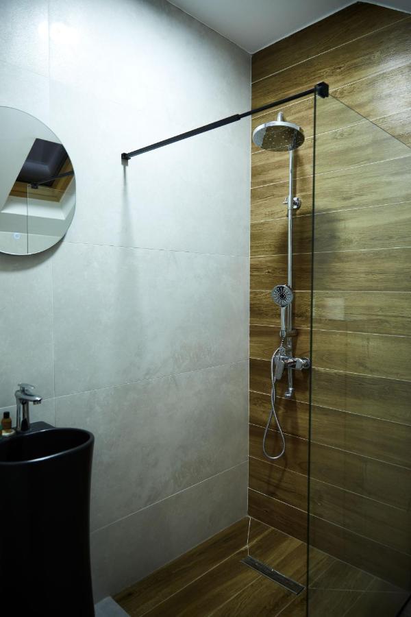 Amico Hotel Prishtine Bagian luar foto